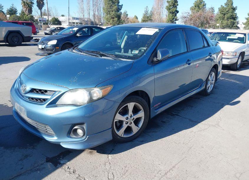 Photo 2 of 2013 Toyota Corolla S (VIN 5YFBU4EE8DP081673)