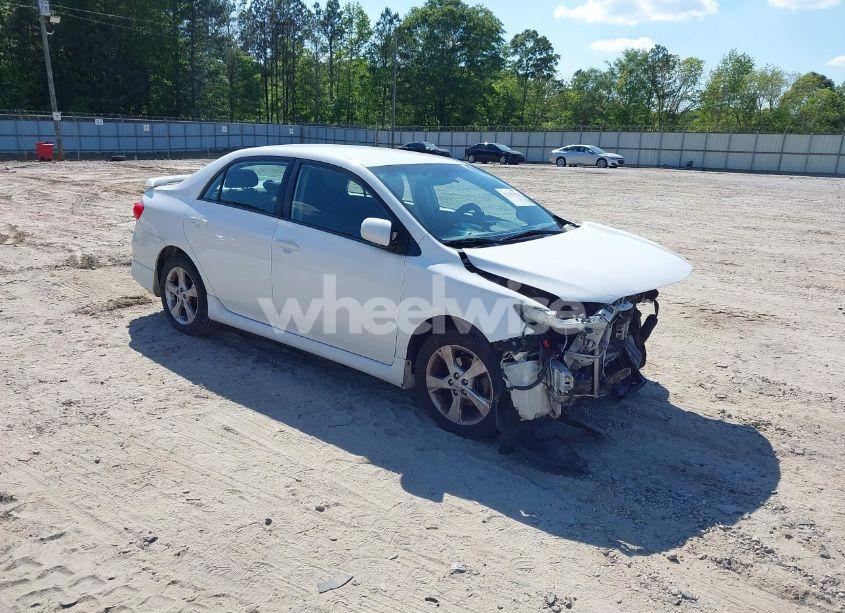 2013 Toyota Corolla S (VIN 5YFBU4EE8DP083049) main photo