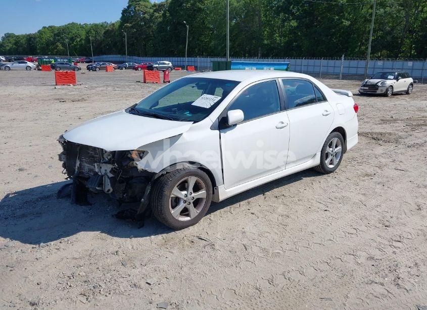 Photo 2 of 2013 Toyota Corolla S (VIN 5YFBU4EE8DP083049)