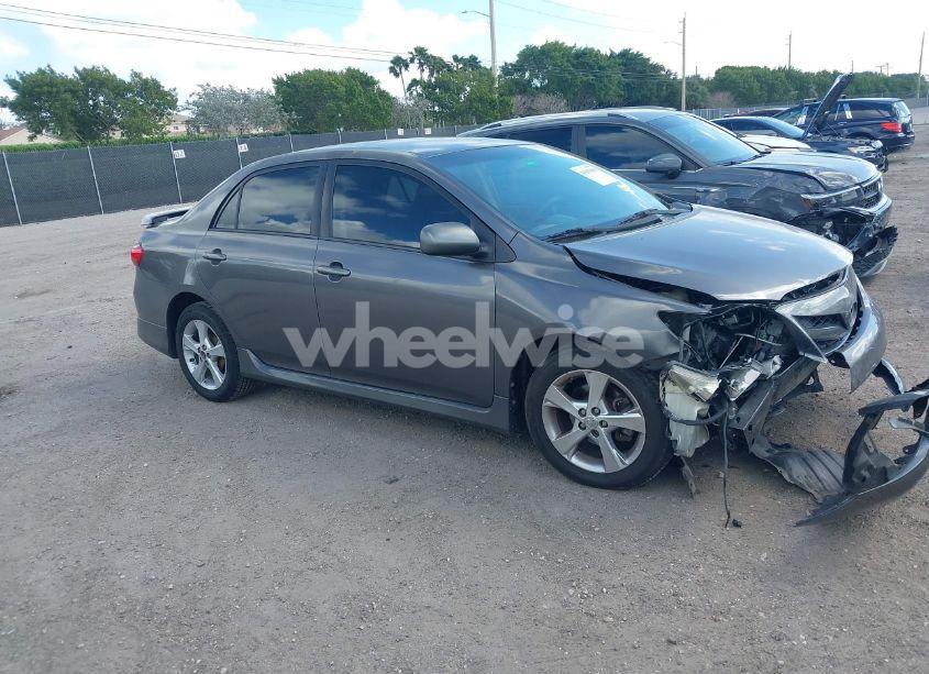 2013 Toyota Corolla S (VIN 5YFBU4EE8DP088669) main photo