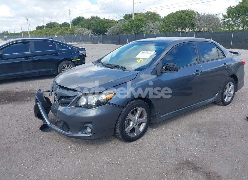 Photo 2 of 2013 Toyota Corolla S (VIN 5YFBU4EE8DP088669)