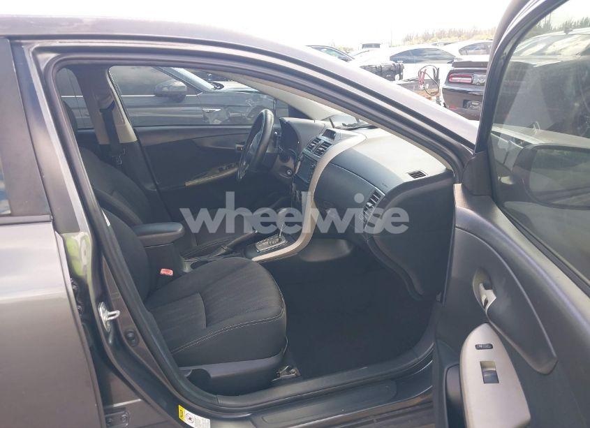 Photo 5 of 2013 Toyota Corolla S (VIN 5YFBU4EE8DP088669)