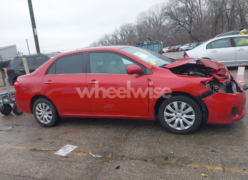 Photo 13 of 2013 Toyota Corolla LE (VIN 5YFBU4EE8DP099560)