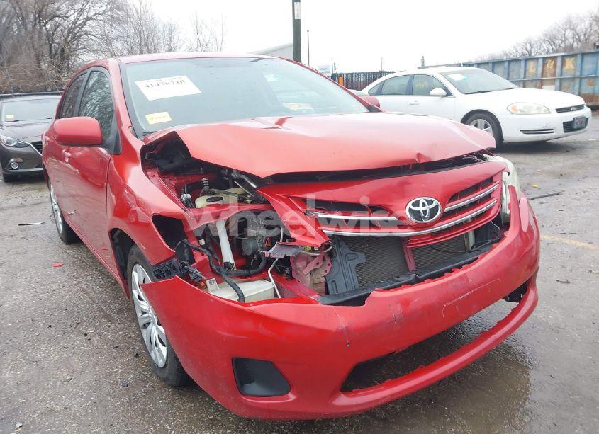Photo 6 of 2013 Toyota Corolla LE (VIN 5YFBU4EE8DP099560)