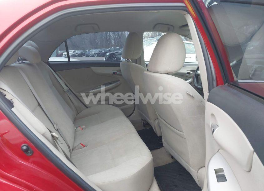 Photo 8 of 2013 Toyota Corolla LE (VIN 5YFBU4EE8DP099560)