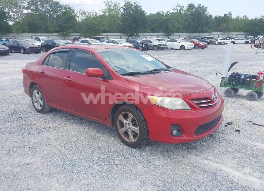 2013 Toyota Corolla LE (VIN 5YFBU4EE8DP119614) main photo