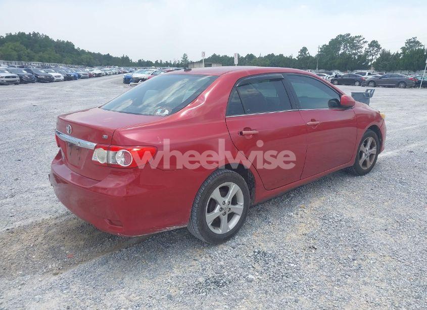 Photo 4 of 2013 Toyota Corolla LE (VIN 5YFBU4EE8DP119614)