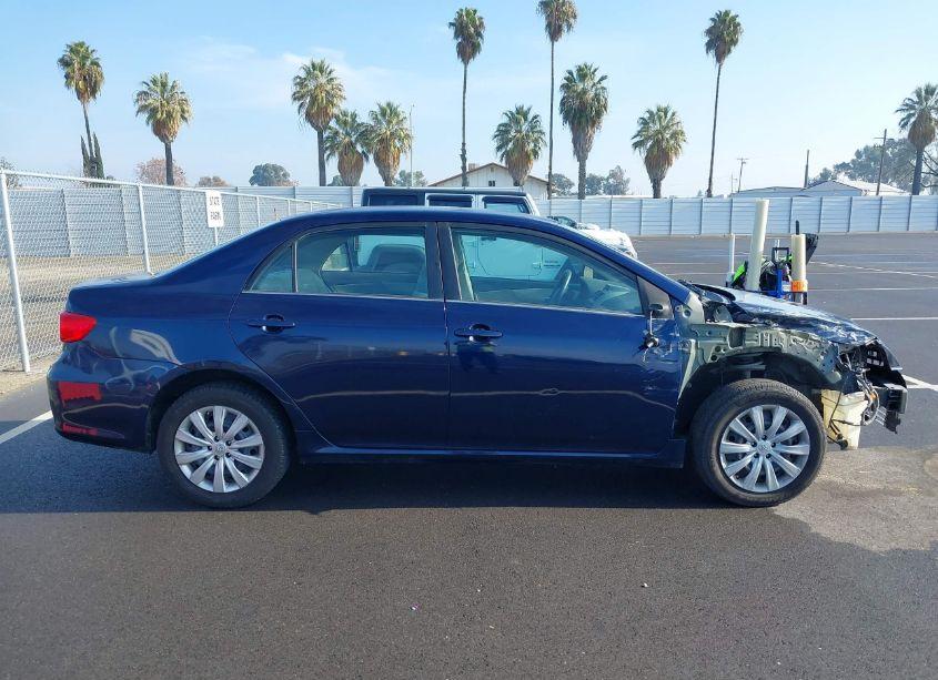 Photo 13 of 2013 Toyota Corolla LE (VIN 5YFBU4EE8DP139460)