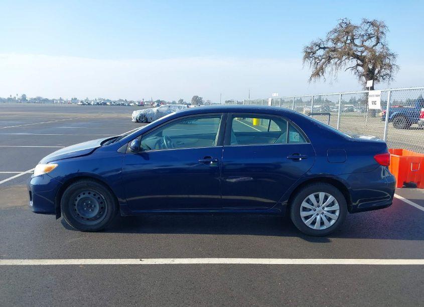 Photo 14 of 2013 Toyota Corolla LE (VIN 5YFBU4EE8DP139460)