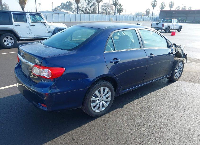 Photo 4 of 2013 Toyota Corolla LE (VIN 5YFBU4EE8DP139460)
