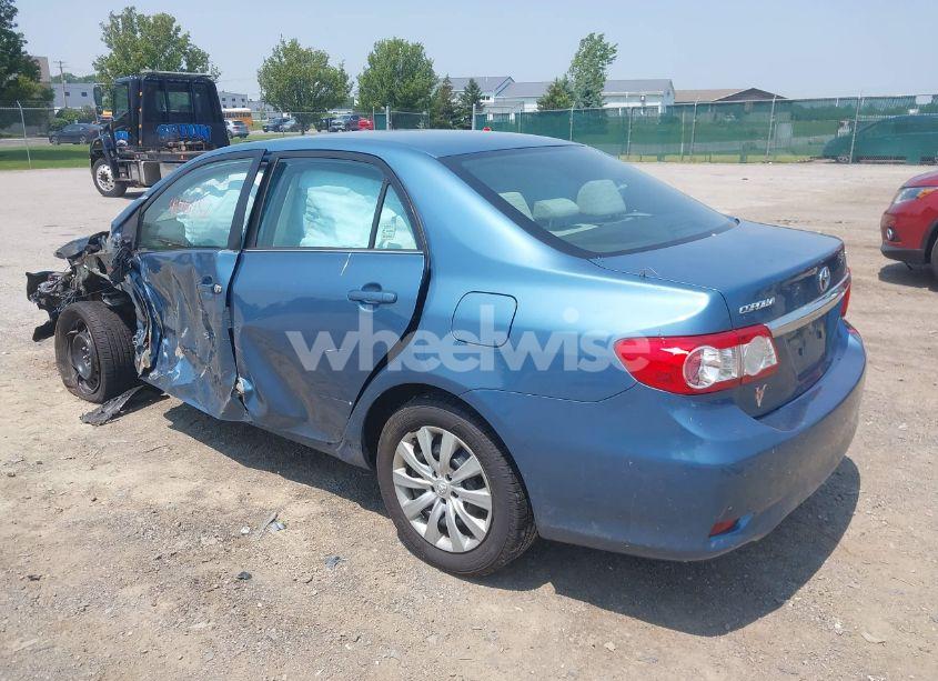 Photo 3 of 2013 Toyota Corolla LE (VIN 5YFBU4EE8DP151592)
