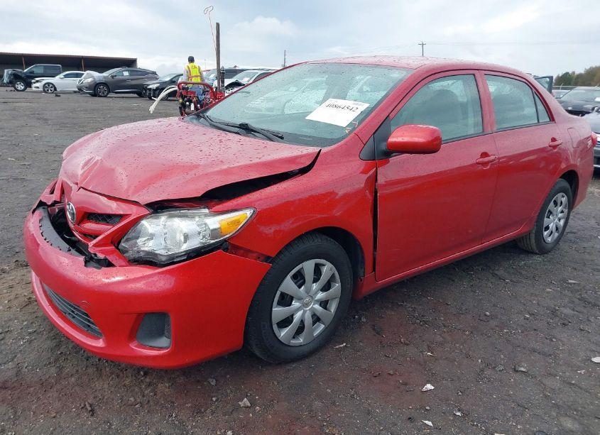 Photo 2 of 2013 Toyota Corolla L (VIN 5YFBU4EE8DP161829)