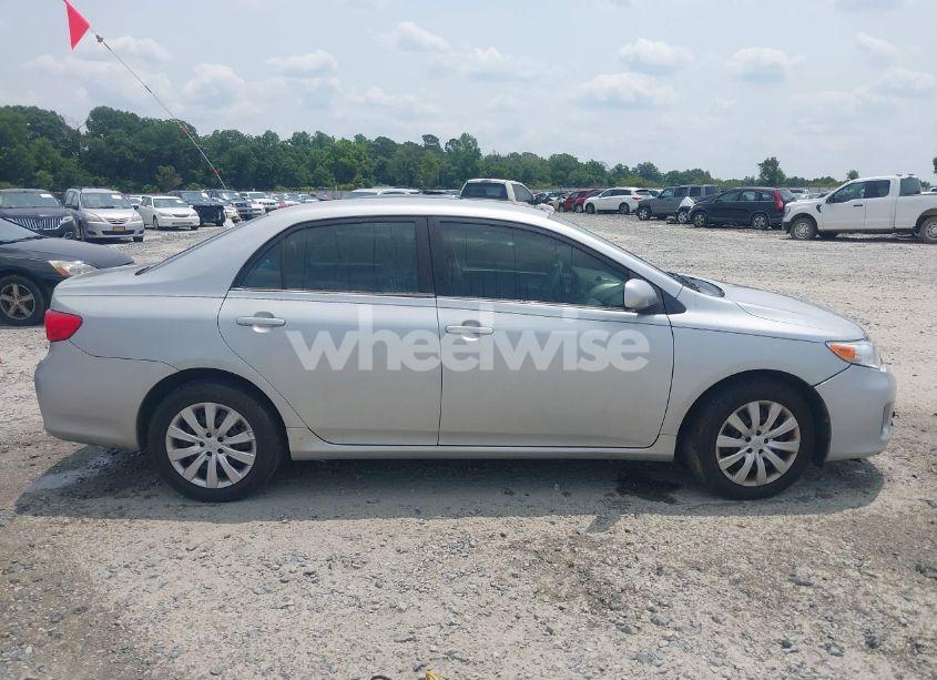 Photo 13 of 2013 Toyota Corolla LE (VIN 5YFBU4EE8DP164181)