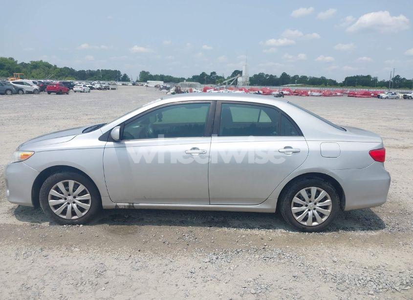 Photo 14 of 2013 Toyota Corolla LE (VIN 5YFBU4EE8DP164181)