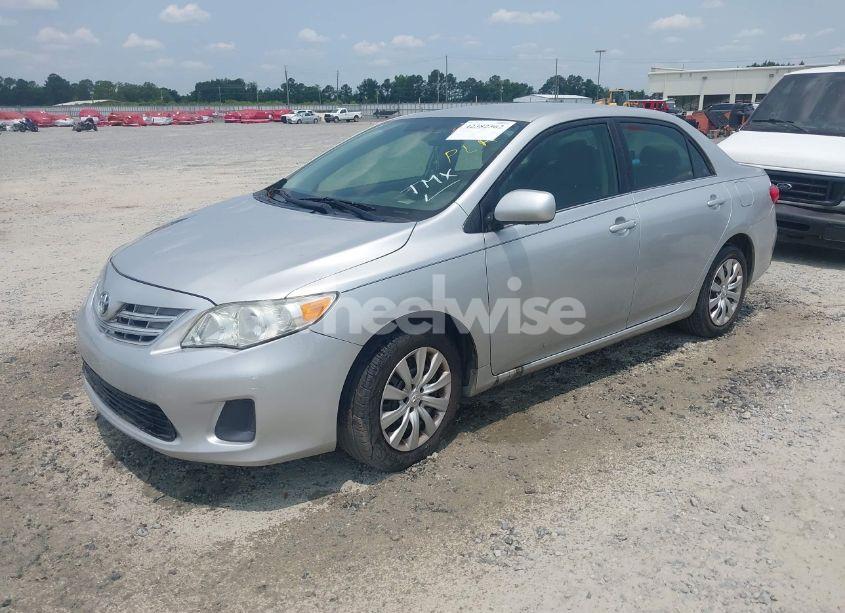 Photo 2 of 2013 Toyota Corolla LE (VIN 5YFBU4EE8DP164181)