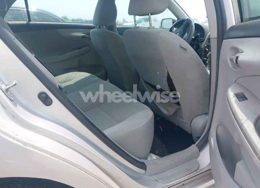 Photo 8 of 2013 Toyota Corolla LE (VIN 5YFBU4EE8DP164181)