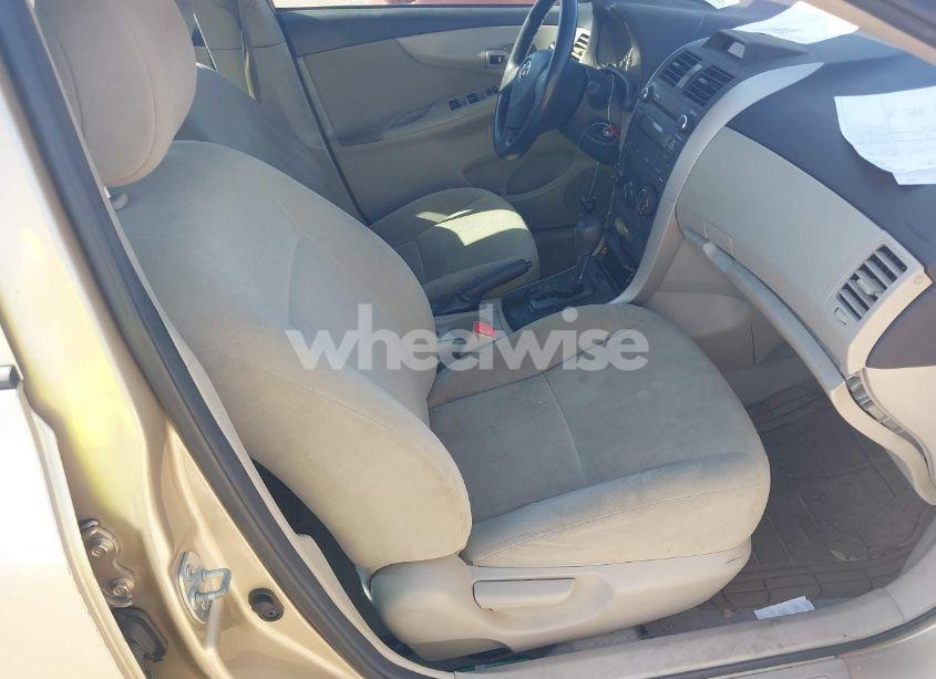 Photo 5 of 2013 Toyota Corolla L (VIN 5YFBU4EE8DP179778)