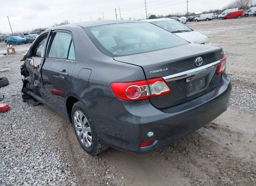 Photo 3 of 2013 Toyota Corolla LE (VIN 5YFBU4EE8DP193549)