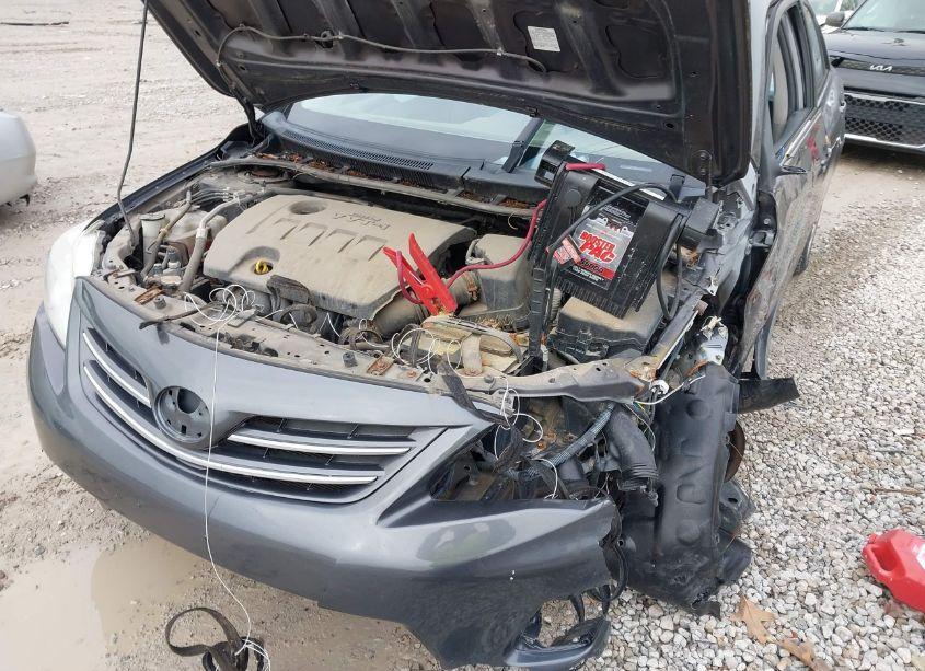 Photo 6 of 2013 Toyota Corolla LE (VIN 5YFBU4EE8DP193549)