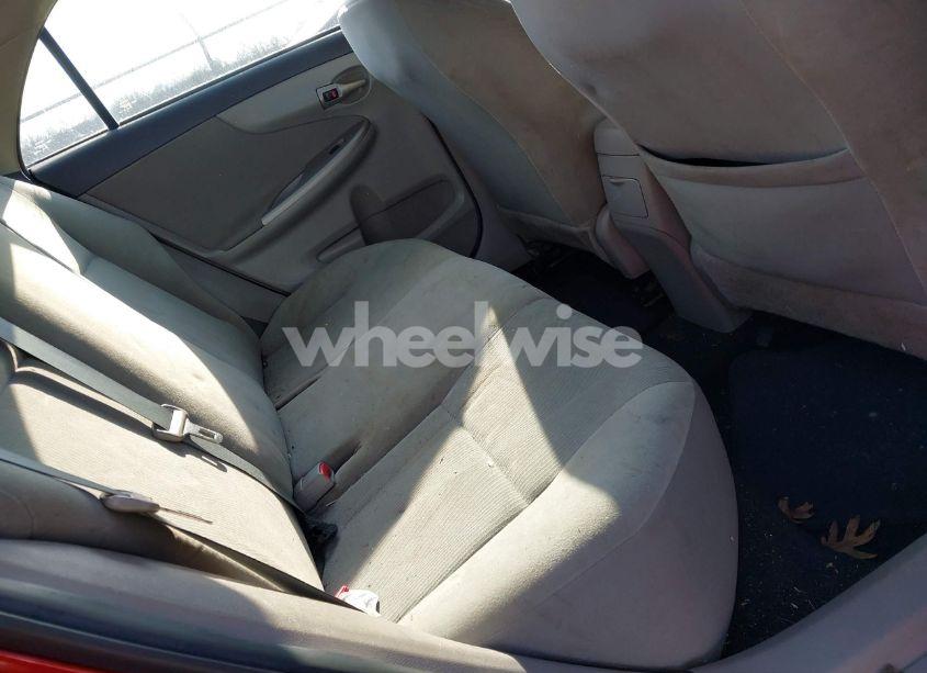 Photo 8 of 2013 Toyota Corolla LE (VIN 5YFBU4EE8DP193910)