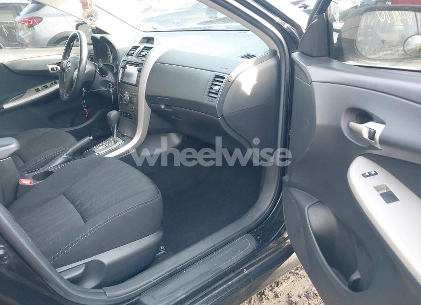 Photo 5 of 2013 Toyota Corolla S (VIN 5YFBU4EE8DP195284)