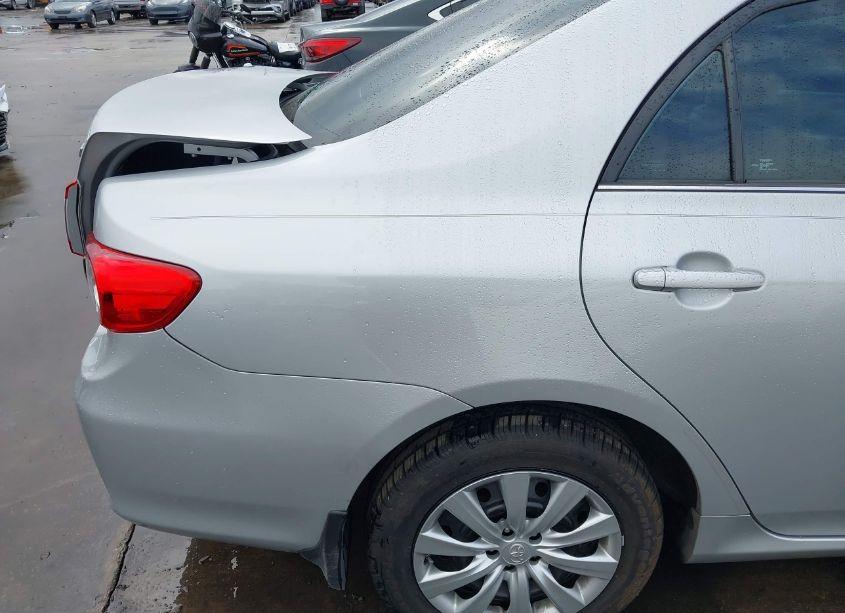 Photo 17 of 2013 Toyota Corolla LE (VIN 5YFBU4EE8DP198508)