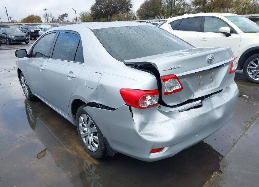 Photo 3 of 2013 Toyota Corolla LE (VIN 5YFBU4EE8DP198508)