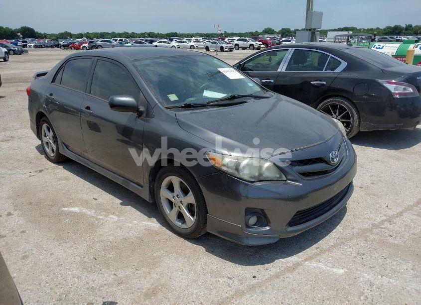 2013 Toyota Corolla S (VIN 5YFBU4EE8DP221396) main photo