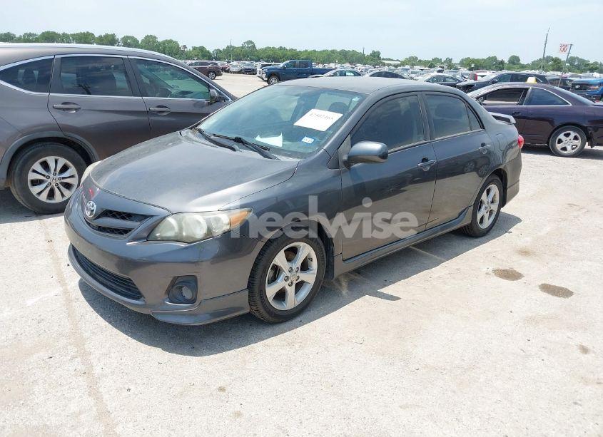 Photo 2 of 2013 Toyota Corolla S (VIN 5YFBU4EE8DP221396)
