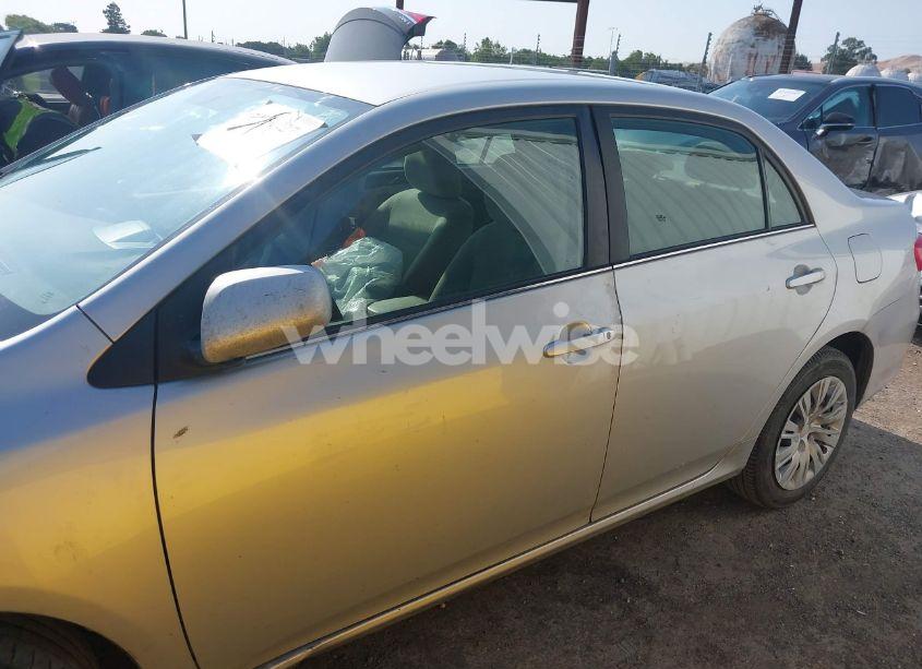 Photo 14 of 2013 Toyota Corolla LE (VIN 5YFBU4EE9DP081777)