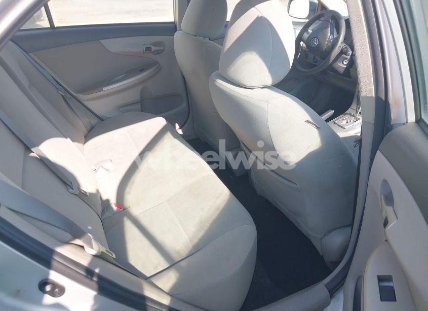 Photo 8 of 2013 Toyota Corolla LE (VIN 5YFBU4EE9DP081777)