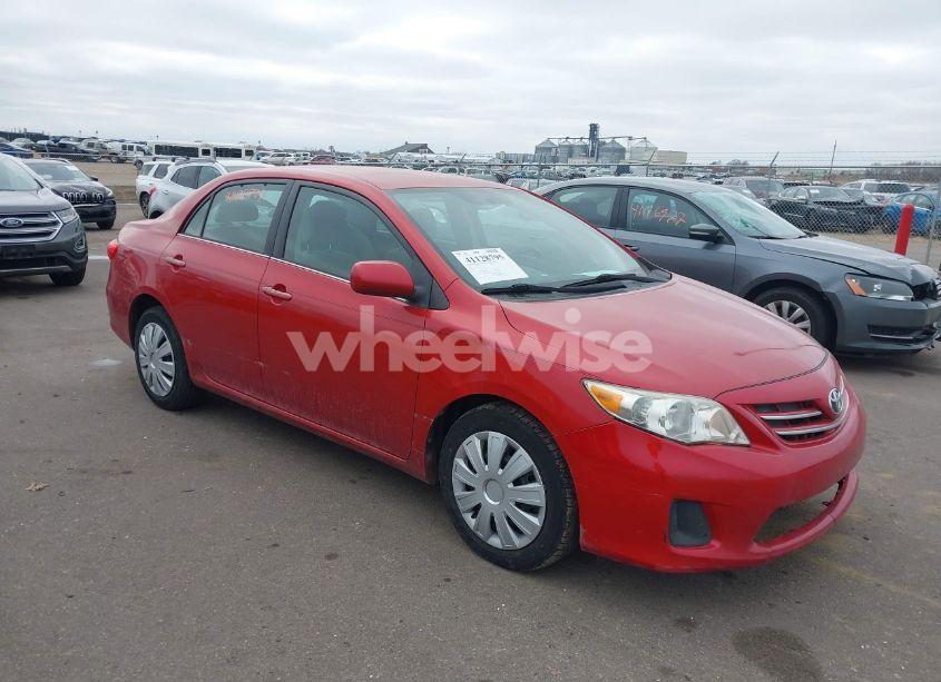 2013 Toyota Corolla LE (VIN 5YFBU4EE9DP093590) main photo