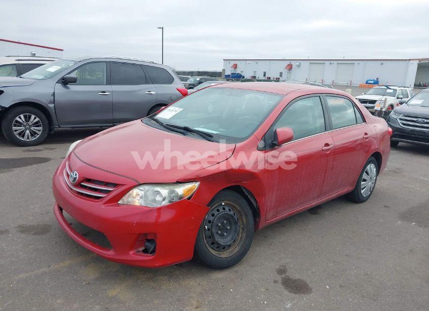 Photo 2 of 2013 Toyota Corolla LE (VIN 5YFBU4EE9DP093590)