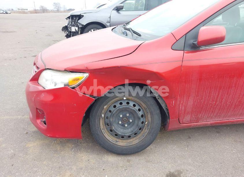 Photo 6 of 2013 Toyota Corolla LE (VIN 5YFBU4EE9DP093590)