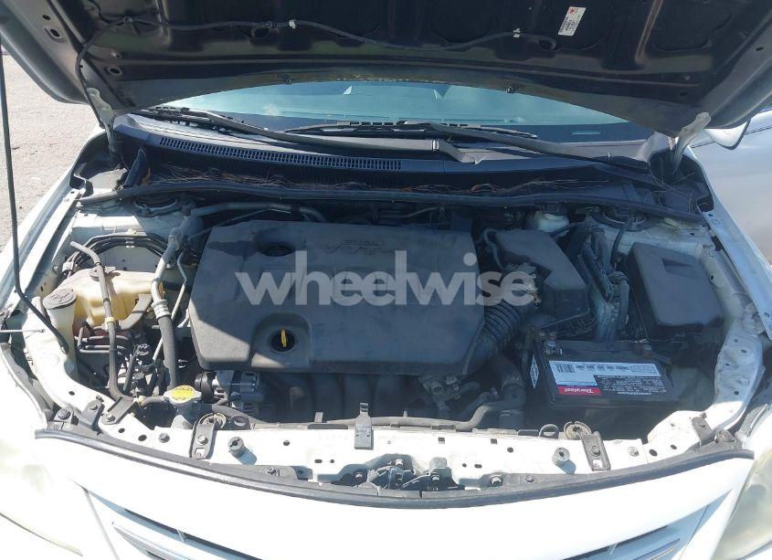 Photo 10 of 2013 Toyota Corolla LE (VIN 5YFBU4EE9DP112316)