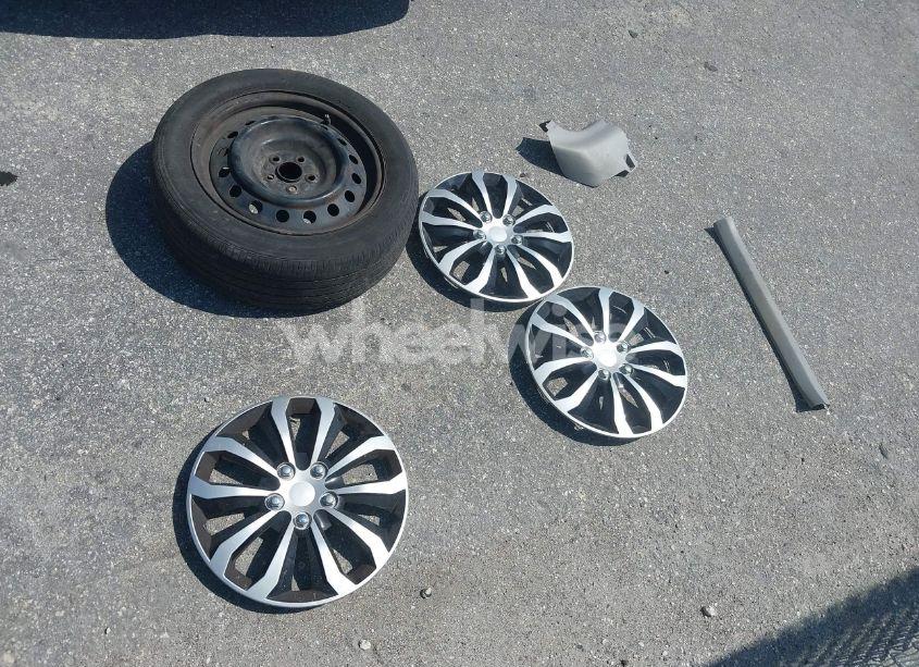 Photo 12 of 2013 Toyota Corolla LE (VIN 5YFBU4EE9DP112316)