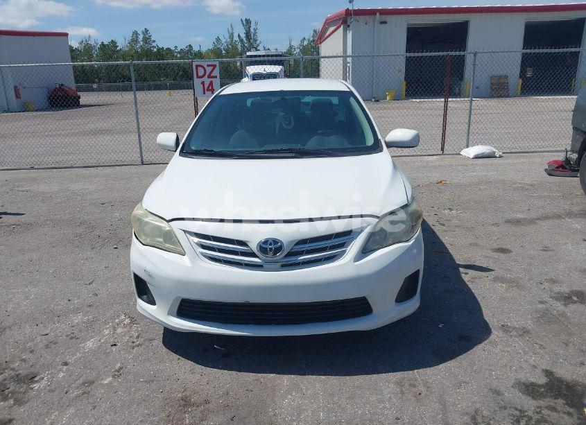 Photo 13 of 2013 Toyota Corolla LE (VIN 5YFBU4EE9DP112316)