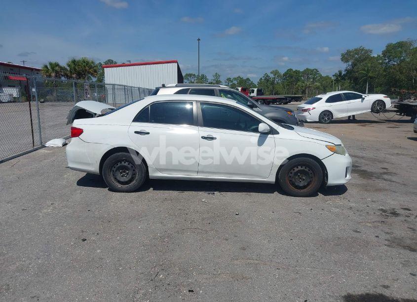 Photo 14 of 2013 Toyota Corolla LE (VIN 5YFBU4EE9DP112316)