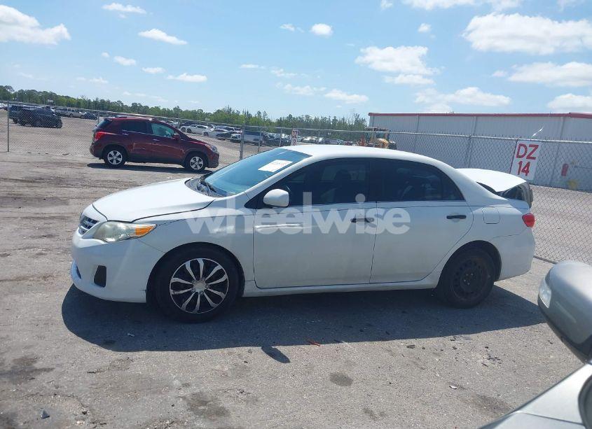 Photo 15 of 2013 Toyota Corolla LE (VIN 5YFBU4EE9DP112316)