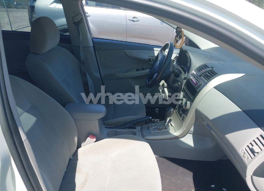 Photo 5 of 2013 Toyota Corolla LE (VIN 5YFBU4EE9DP112316)