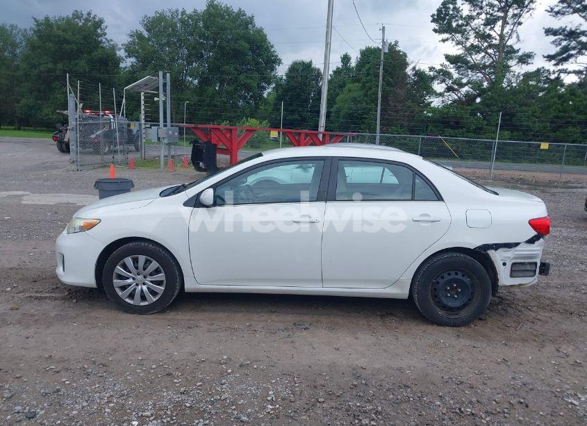 Photo 14 of 2013 Toyota Corolla LE (VIN 5YFBU4EE9DP112543)