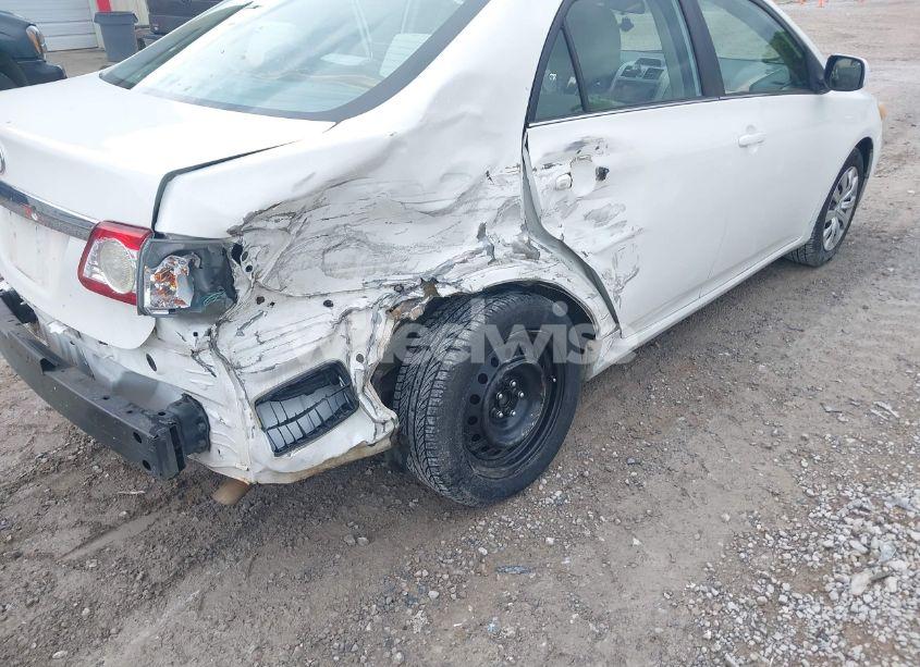 Photo 6 of 2013 Toyota Corolla LE (VIN 5YFBU4EE9DP112543)