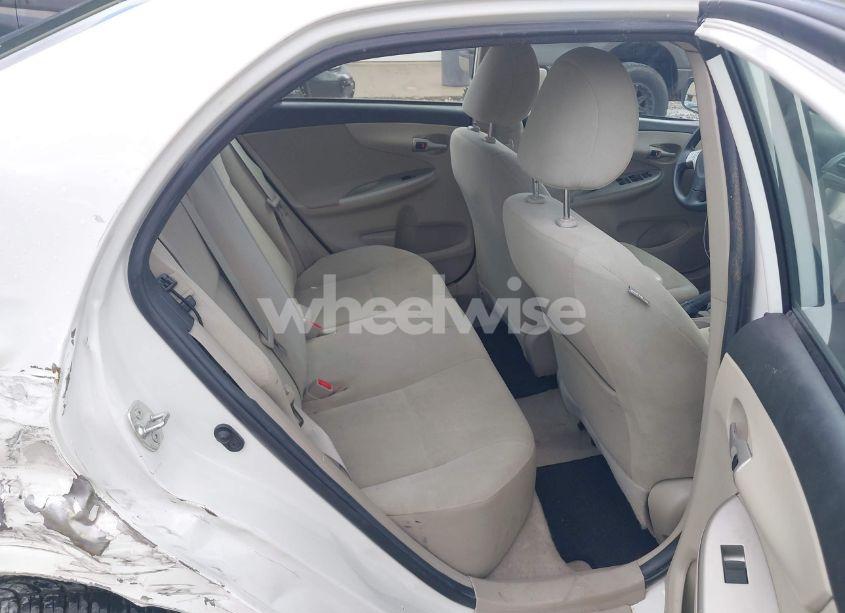 Photo 8 of 2013 Toyota Corolla LE (VIN 5YFBU4EE9DP112543)