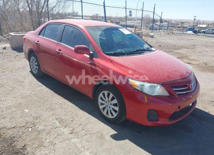 2013 Toyota Corolla LE (VIN 5YFBU4EE9DP118066) main photo