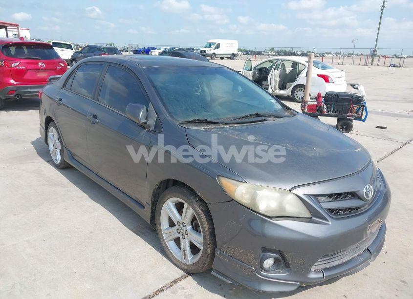 2013 Toyota Corolla S (VIN 5YFBU4EE9DP133117) main photo