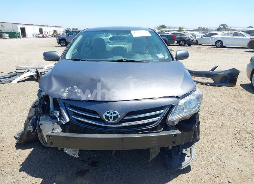 Photo 13 of 2013 Toyota Corolla LE (VIN 5YFBU4EE9DP141394)