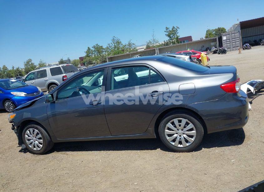 Photo 15 of 2013 Toyota Corolla LE (VIN 5YFBU4EE9DP141394)