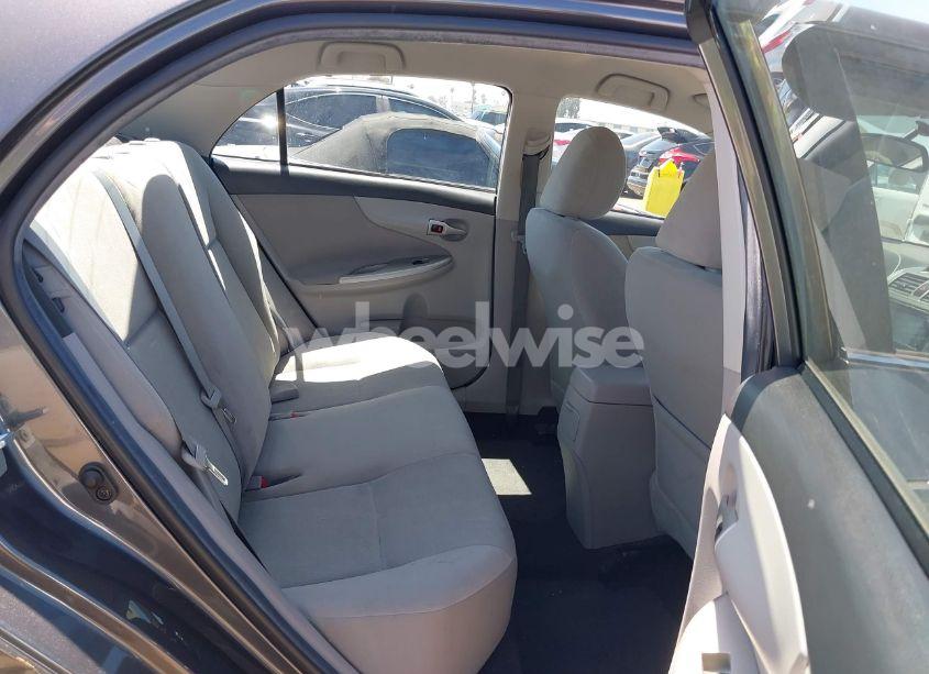 Photo 8 of 2013 Toyota Corolla LE (VIN 5YFBU4EE9DP141394)