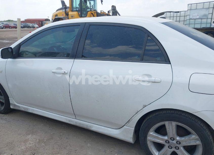 Photo 13 of 2013 Toyota Corolla S (VIN 5YFBU4EE9DP145557)