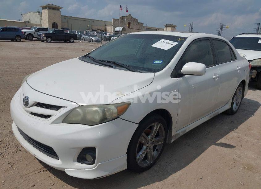 Photo 2 of 2013 Toyota Corolla S (VIN 5YFBU4EE9DP145557)